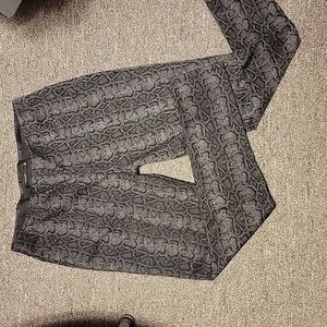 Tahari Snakeskin Pull On Stretch Pants -